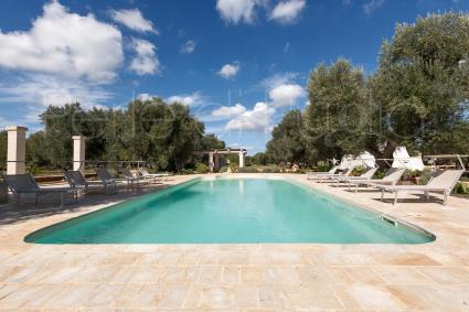 Complesso di ville con piscina per vacanze in Puglia