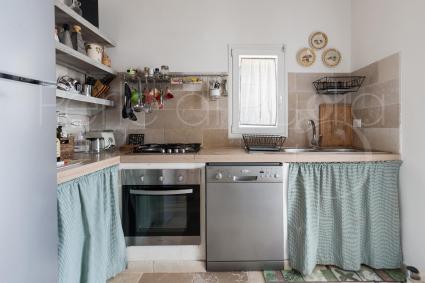 The kitchenette of the first house is well equipped