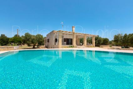 Villa con piscina vicina alle spiagge del Salento, ospita fino a 12 persone