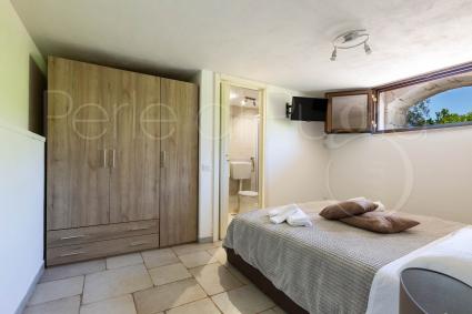 Double bedroom with ensuite bathroom with shower