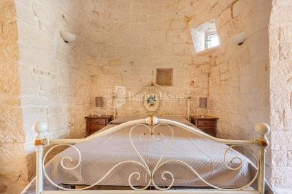 Double bedroom in the trullo
