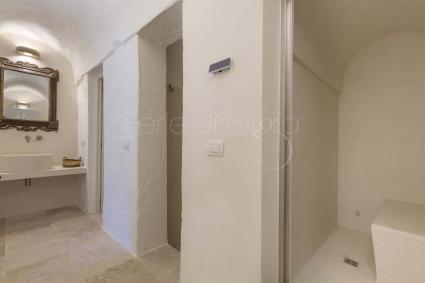 Unit 4 - bathroom with shower and steam bath