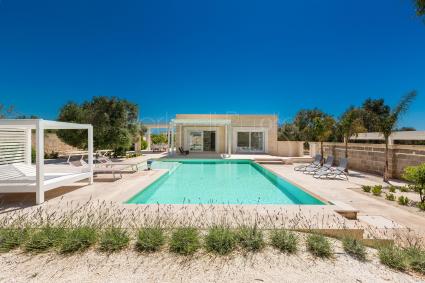 Villa vacanze con 10 posti letto e piscina